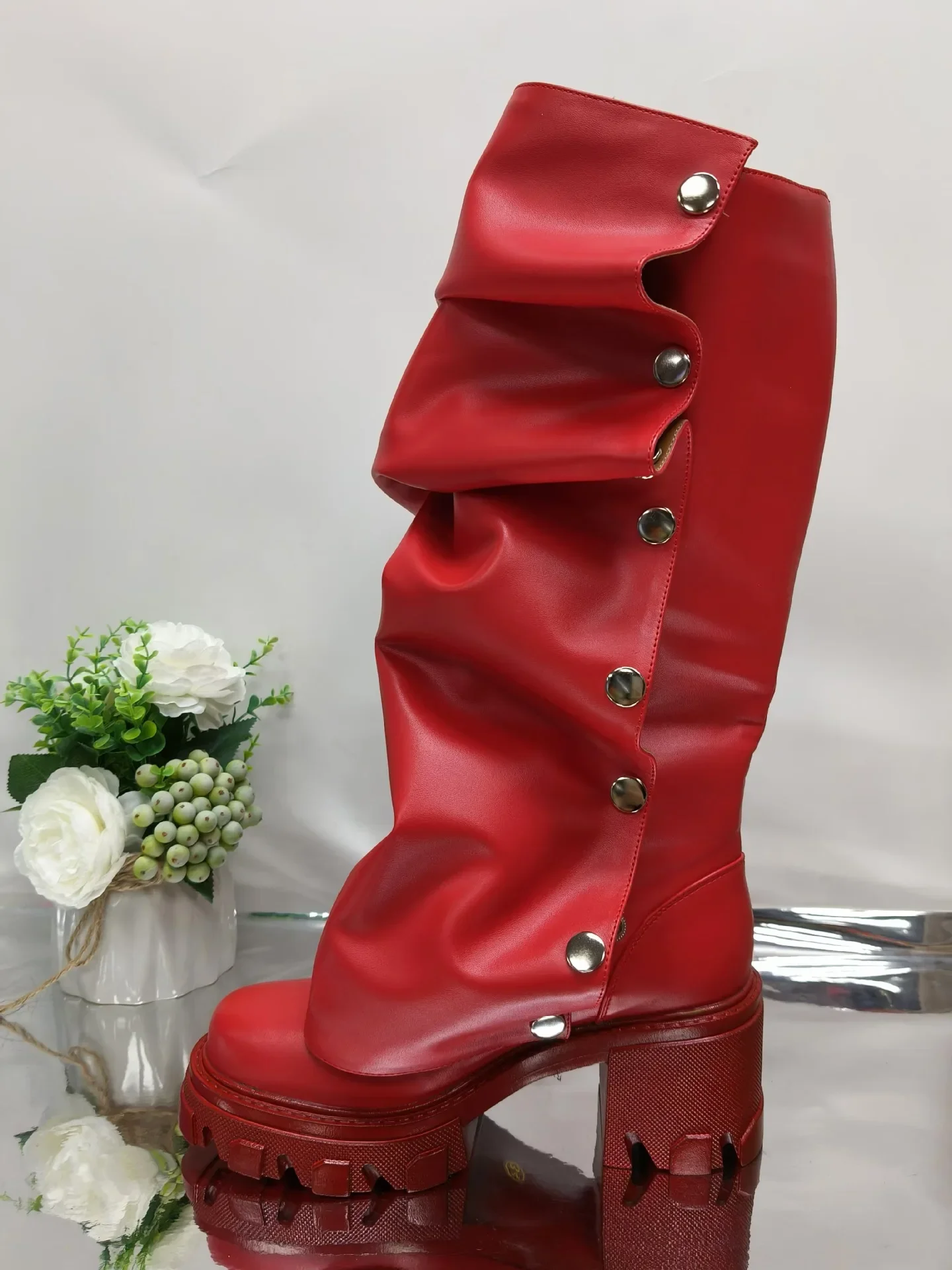 Красные сапоги до колена на пл – обзор и цена Women'S Fashion Winter 2026